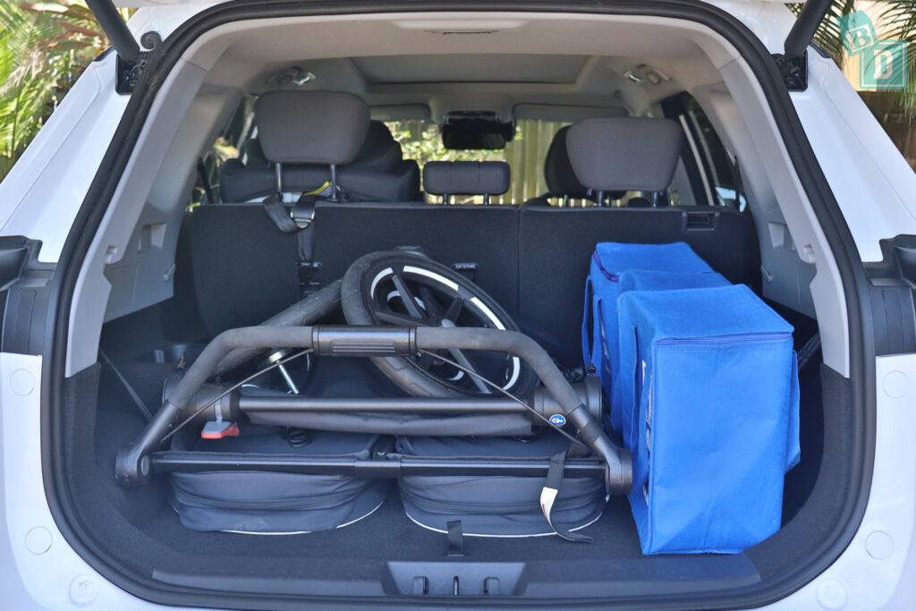 2025 Chery Tiggo 8 Plug-in Hybrid boot space for twin side by side stroller pram and shopping with two rows of seats in use