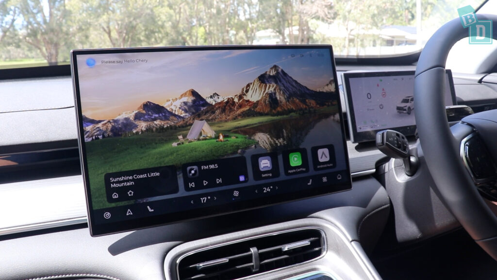 2025 Chery Tiggo 8 Plug-in Hybrid 15.6-inch touchscreen media system