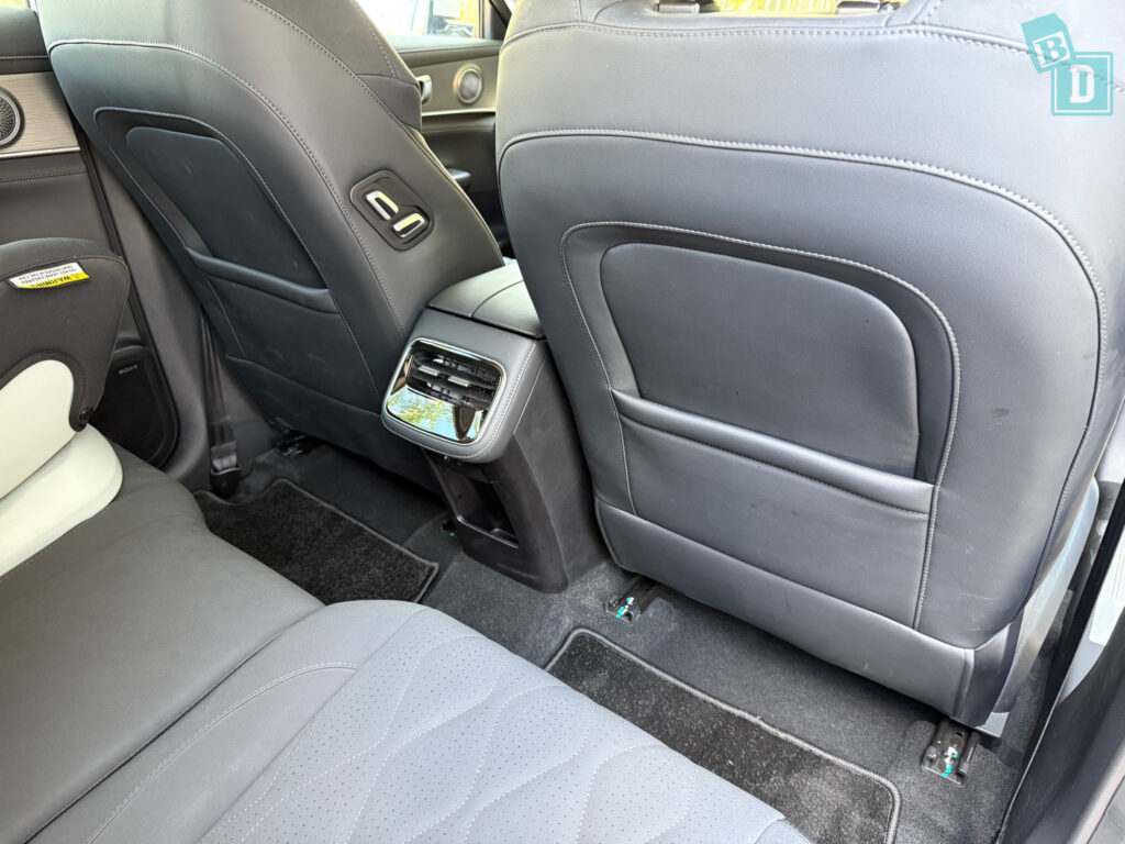 Chery Tiggo 8 Plug-in Hybrid rear seat map pocket on back of front seat