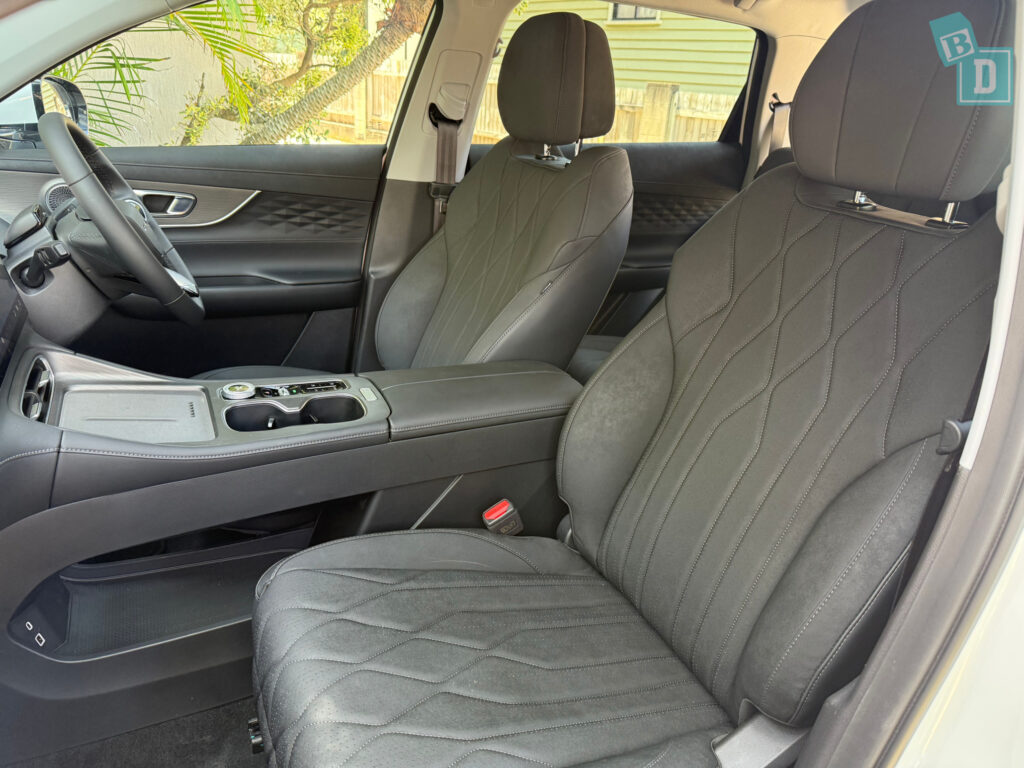 2025 Chery Tiggo 8 Plug-in Hybrid front seat comfort