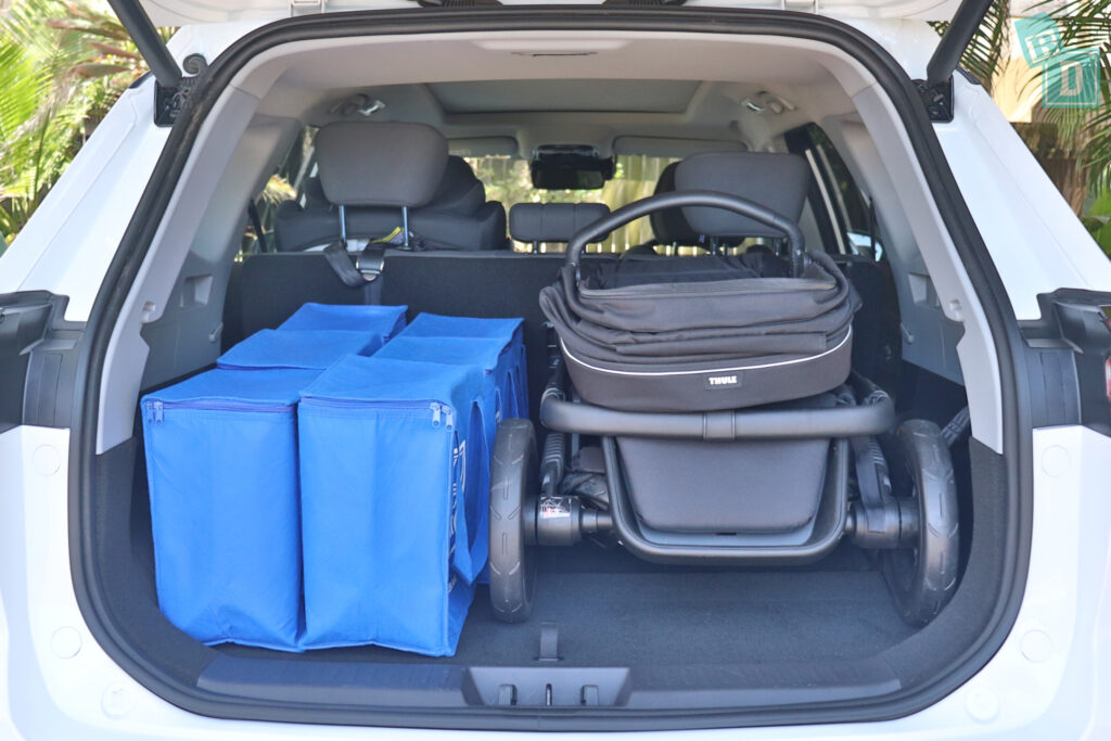 2025 Chery Tiggo 8 Plug-in Hybrid boot space for shopping with tandem stroller pram if two rows of seats are in use