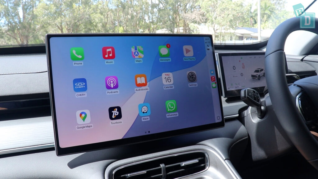 2025 Chery Tiggo 8 Plug-in Hybrid wireless Apple CarPlay on touchscreen