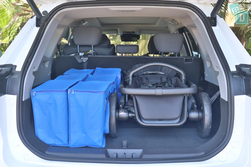 2025 Chery Tiggo 8 Plug-in Hybrid boot space for shopping with single stroller pram if two rows of seats are in use