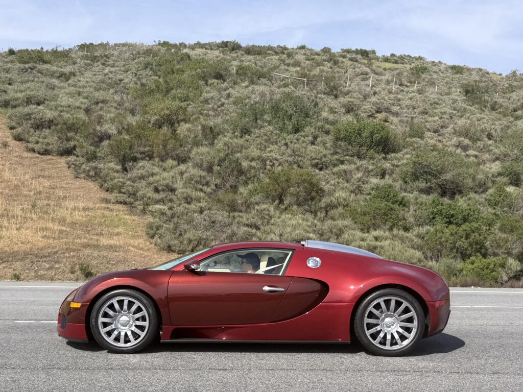 [Bugatti Veyron]