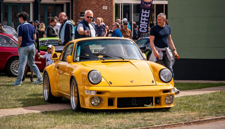 An Porsche [1945×2431]