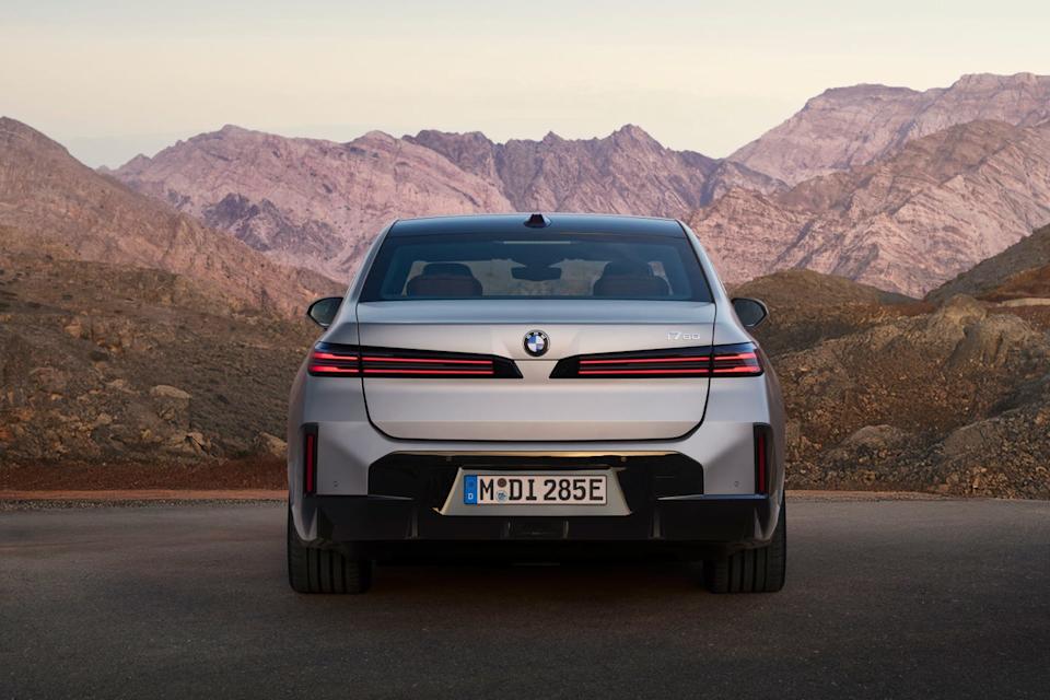 2027 bmw i7