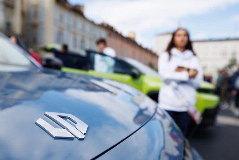 Stellantis in Talks to Make Chinese EVs at Idled Canadian Plant