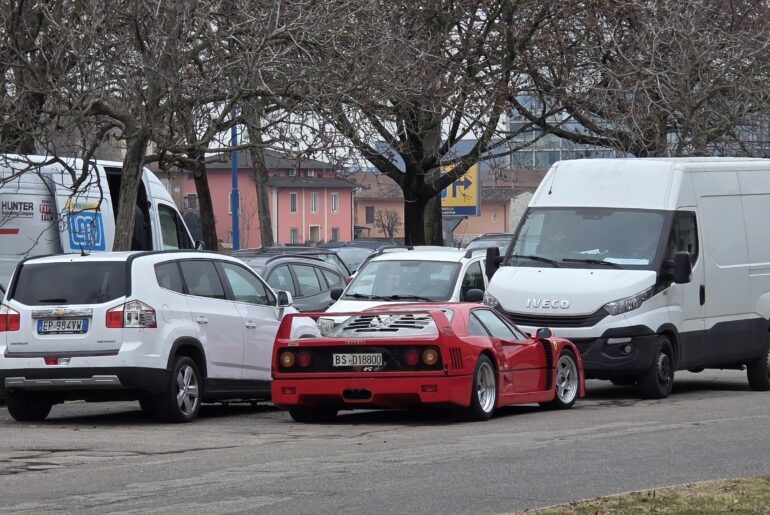 [Ferrari F40] spotted at my local tire shop