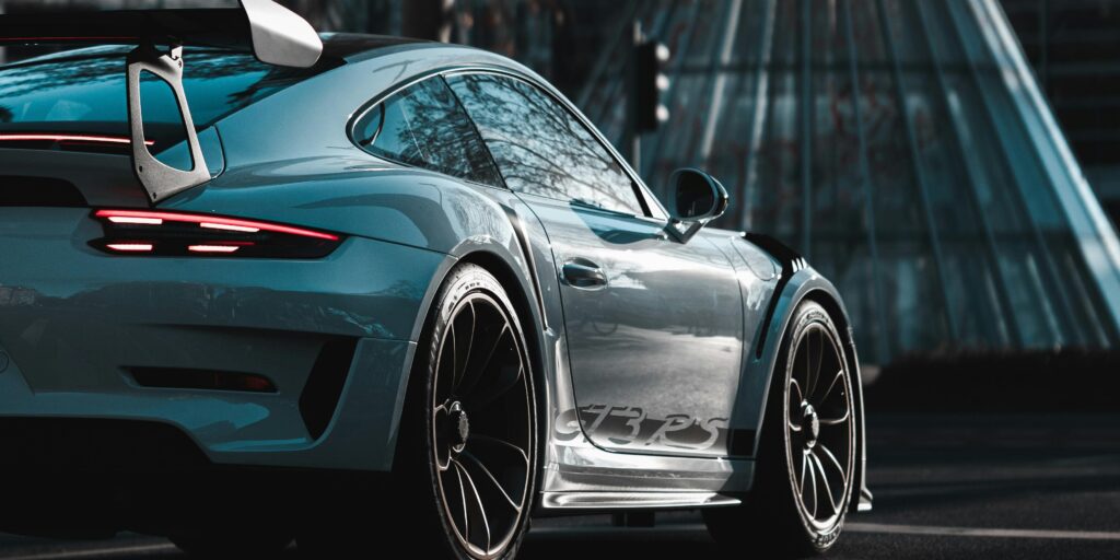 Porsche GT3 RS [2047 x 1024]