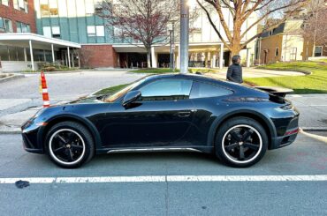 [Porsche 911 Dakar] Street parked, tow-hooks exposed…