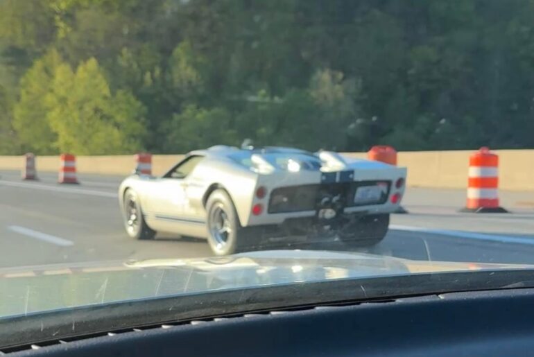 Did I spot a [Ford GT40] ?? Or a kit??