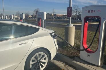 Woman can’t sue Tesla after her toddler ran her over with Model X - California