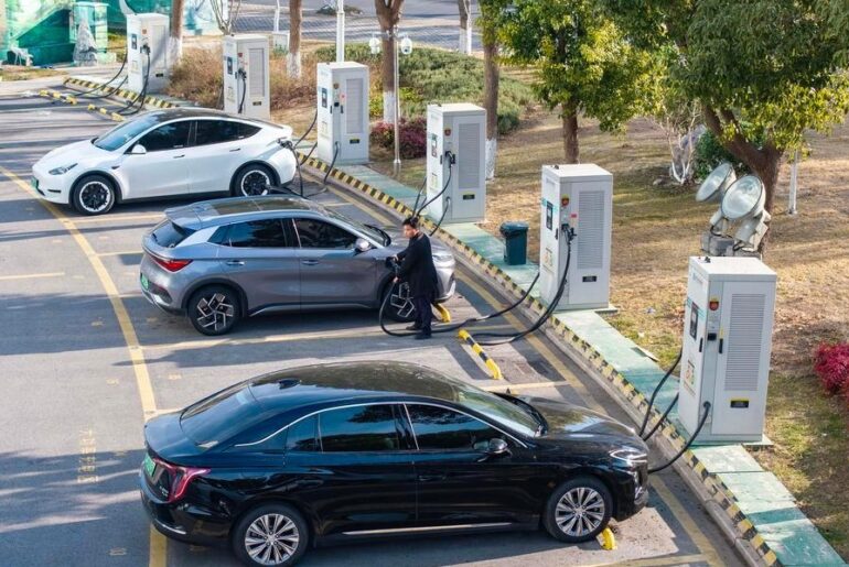 US motorists warm up to China's electric vehicles