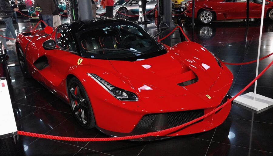 LaFerrari in a private collection in Romania (that everyone can visit) [5388×2380]