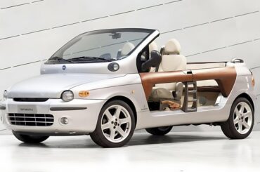 The 2001 Fiat Multipla Eden Rock II was a one-off Spiaggina beach-car conversion of the Fiat Multipla, built by Pininfarina to celebrate Gianni Agnelli’s 80th birthday.
Maurizio Corbi's design was a tribute to Gianni Agnelli's 1956 Eden Roc. 
It was fitted with a 1,970 cc Alfa Romeo engine.