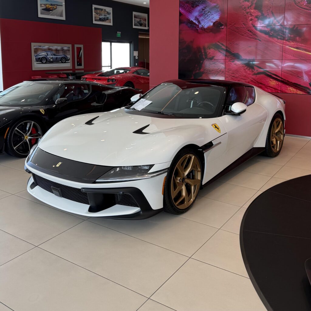 Ferrari 12Cilindri [3521x3521]