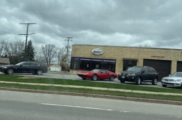 Drove past what I thought was a random mechanic shop[Ferrari F40]