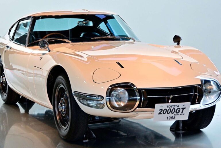 1968 Toyota 2000 GT.  2.0L In-line 6 cyl DOHC.150hp 0-60+7.6 seconds. 2 Seater