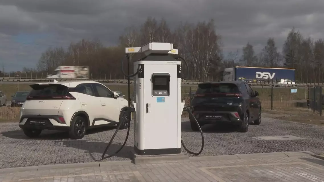 Rising oil prices fuel electric vehicle boom in Poland