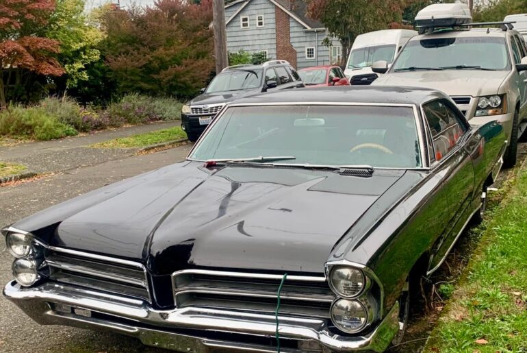 ‘65 Pontiac Bonneville Sport Coupe