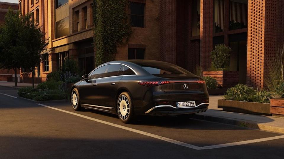 2027 Mercedes-Benz EQS