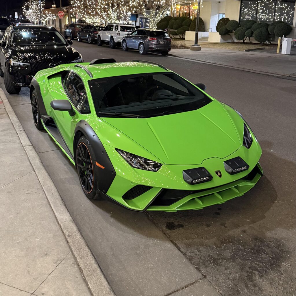 Lamborghini Huracan Sterrato [3477x3477]