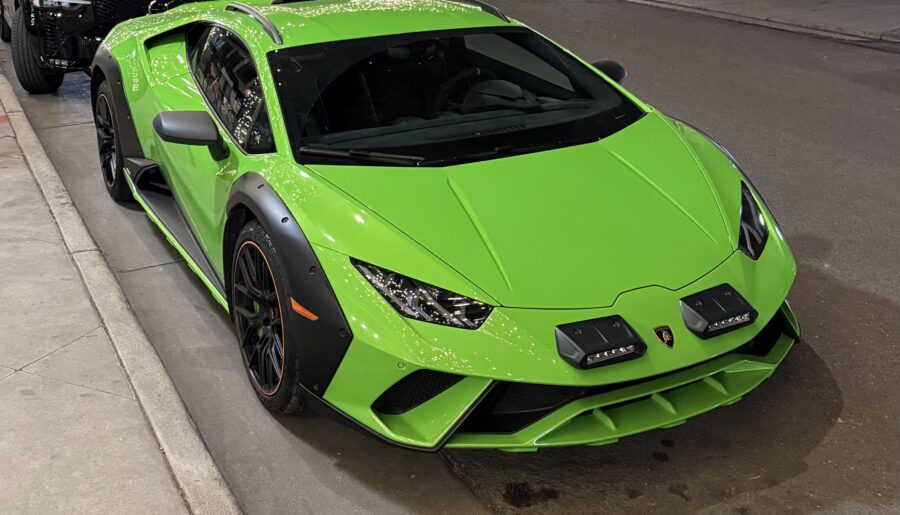 Lamborghini Huracan Sterrato [3477×3477]