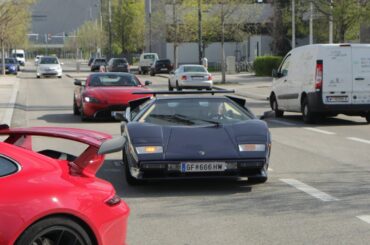 First Time seeing a [Lamborghini Countach] driving