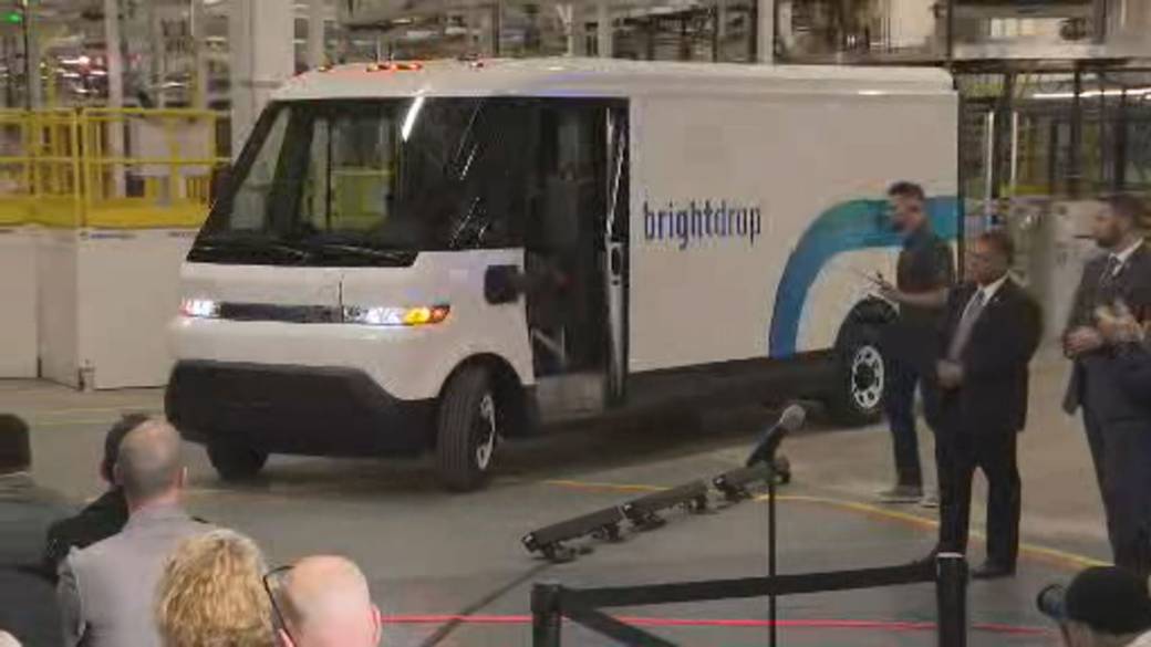 Click to play video: 'GM EV announcement a ‘symbolic’ start to shift in auto sector'