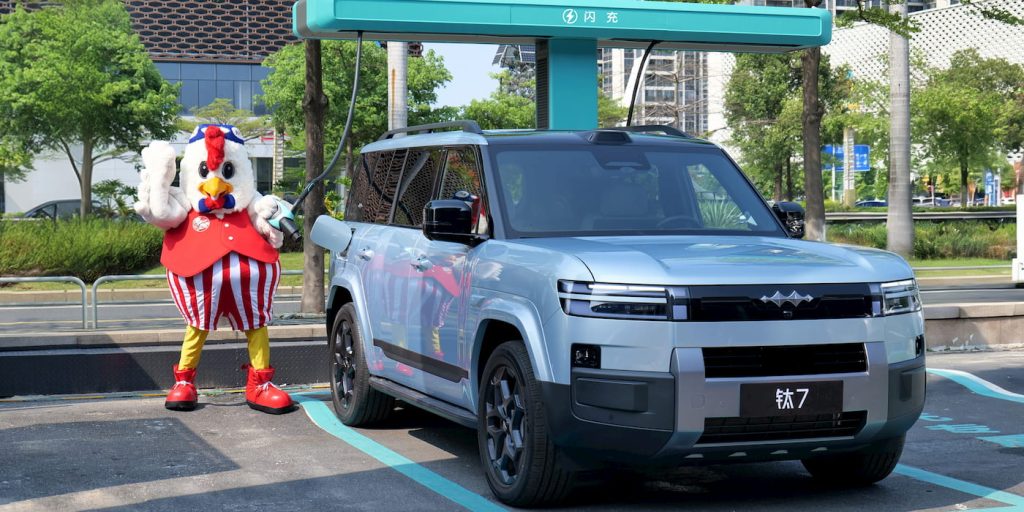 BYD-KFC-fast-food-EV-charging