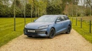 What fuel crisis? BYD launches Seal 6 plug-in hybrid mid-sizer with ...