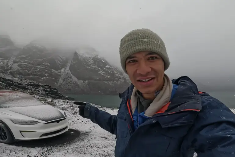 US man driving the whole length of the Americas in a Tesla Model X encounters worrying vehicle warning in harsh weather