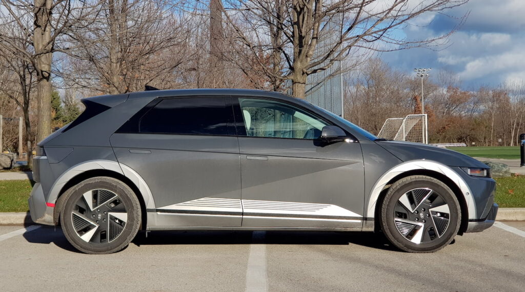 Hyundai Ioniq 5 side angle