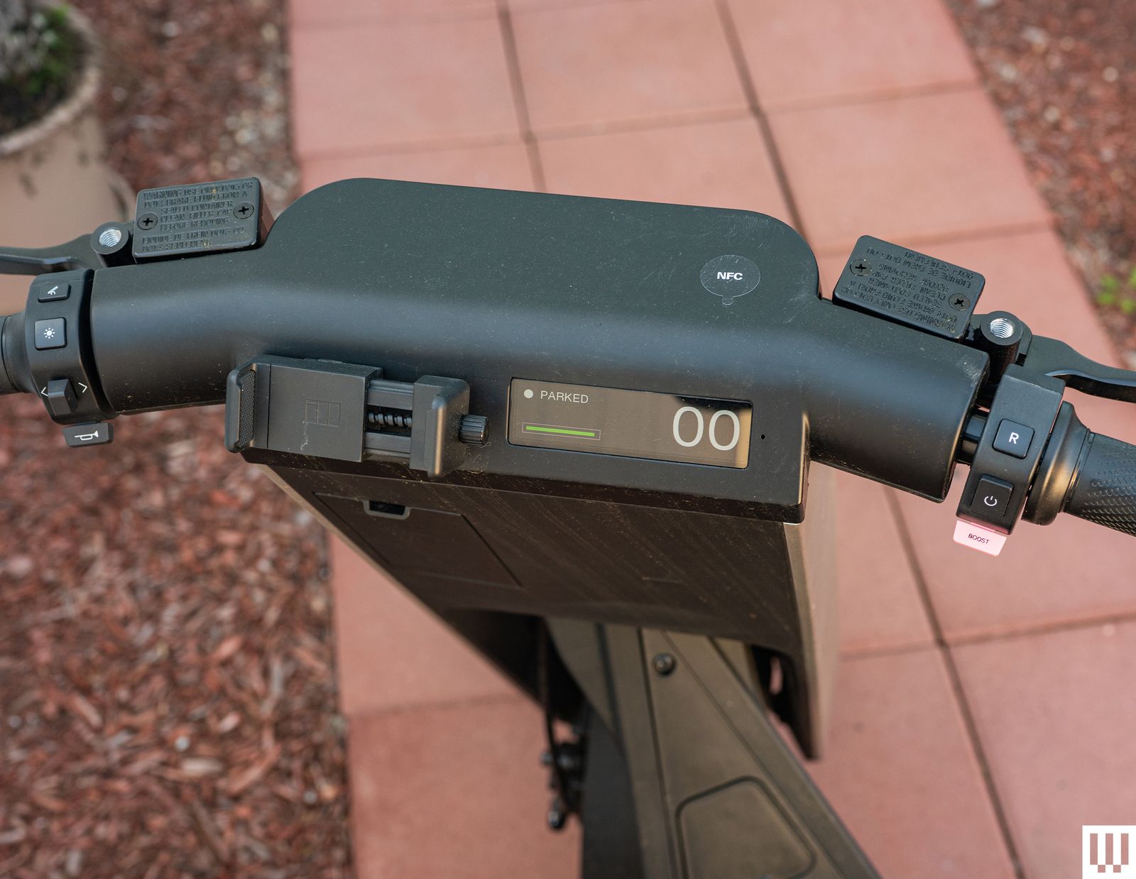 Image may contain Mailbox