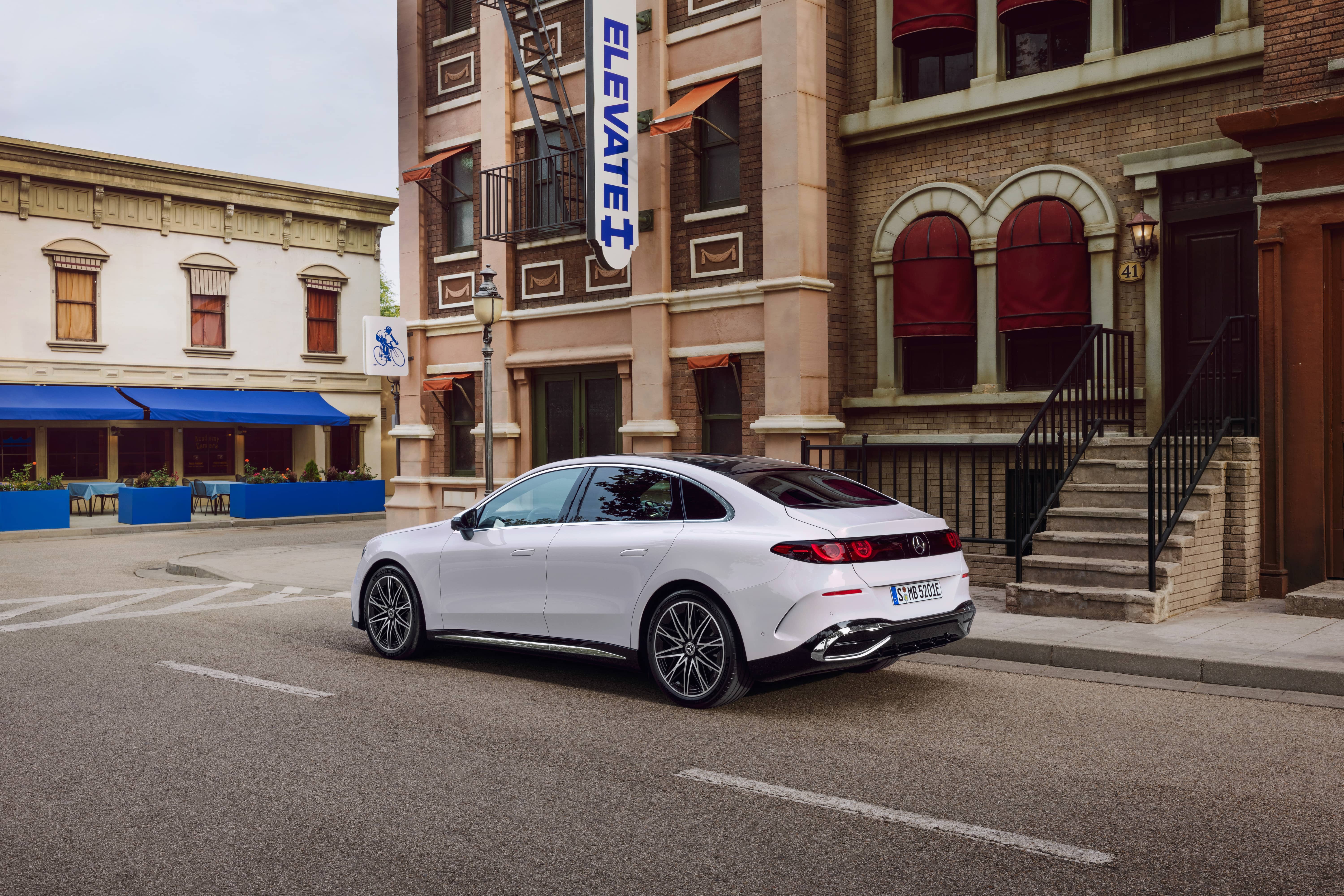 Mercedes-C-Class-EV-debut