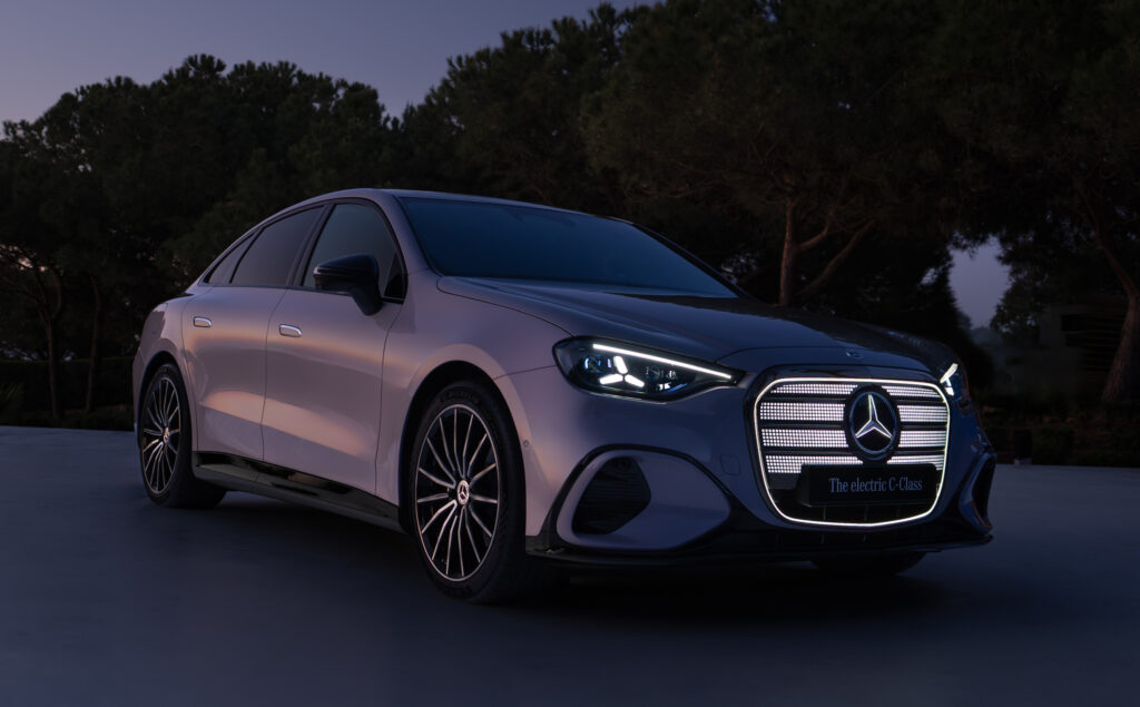  Mercedes’ Electric C-Class Is The BMW i3’s Neue Nightmare