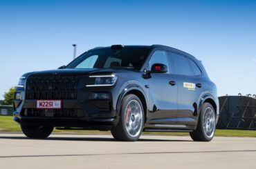 New Zeekr 8X review: 1,381bhp plug-in hybrid SUV is an absolute tech-fest