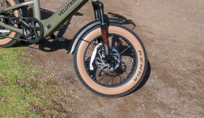 Velotric GoMad front fork and tire