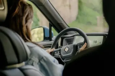 UBS Skeptical of Rivian's Licensing Ambitions for Legacy Automakers