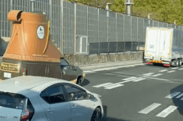 Theres something about product-shaped promotional vehicles which I can’t get enough of. Probably my favourite kind of weird wheels out there.