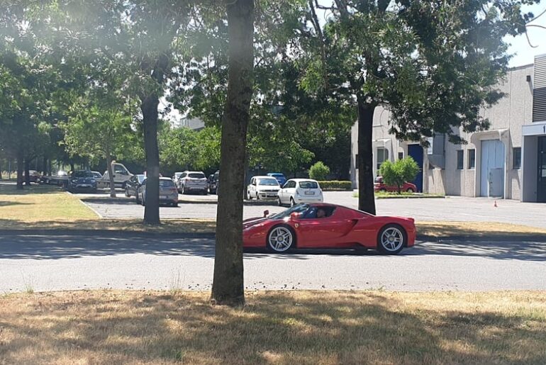 NO WAY! [Ferrari Enzo] at the same tire shop after the F40 and the F50!