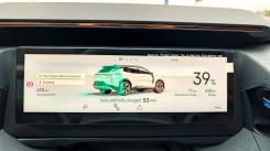 Lynk &  Co 08 driver's display