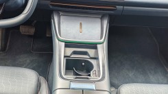 Lynk &  Co 08 center console