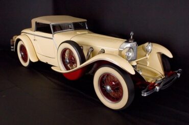 The 1928 Mercedes-Benz 680 Typ S Torpedo Roadster by Parisian coachbuilder Jacques Saoutchik. It is one of the first models produced after the 1926 merger of Daimler and Benz and brought the full weight of Dr. Ferdinand Porsche's genius to bear on the Mercedes road cars.