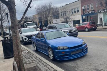 Not sure what kind of gtr this is, but its either a [r33 or an r34]