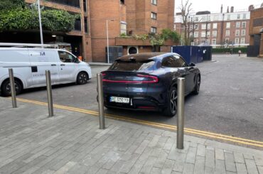 [Xiaomi] car, literally a plagiarised Purosangue