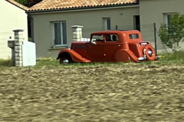 Straight from the 1930s [Berliet Dauphine 1144]