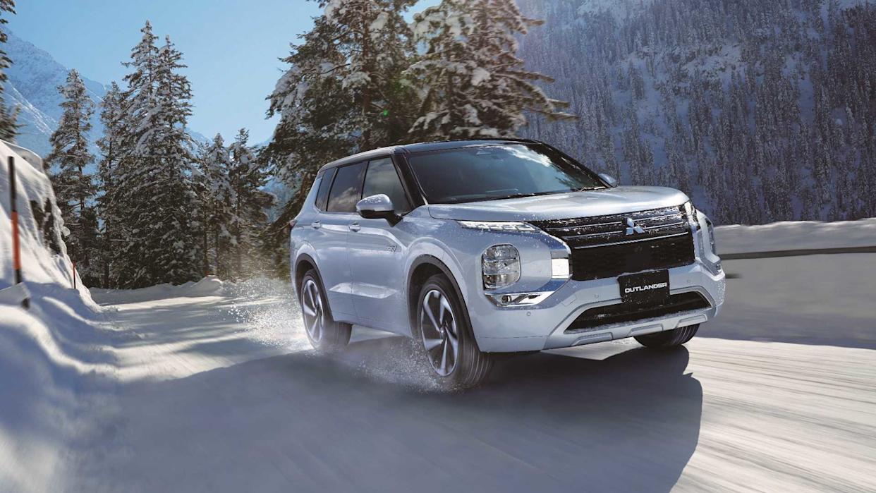 2025 Mitsubishi Outlander Plug-in Hybrid Exterior