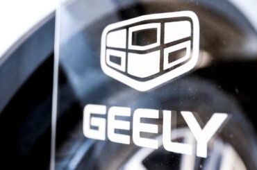 Geely wants Toyota’s Hybrid Crown, unveils AI-hybrid tech to take on Japanese Automakers