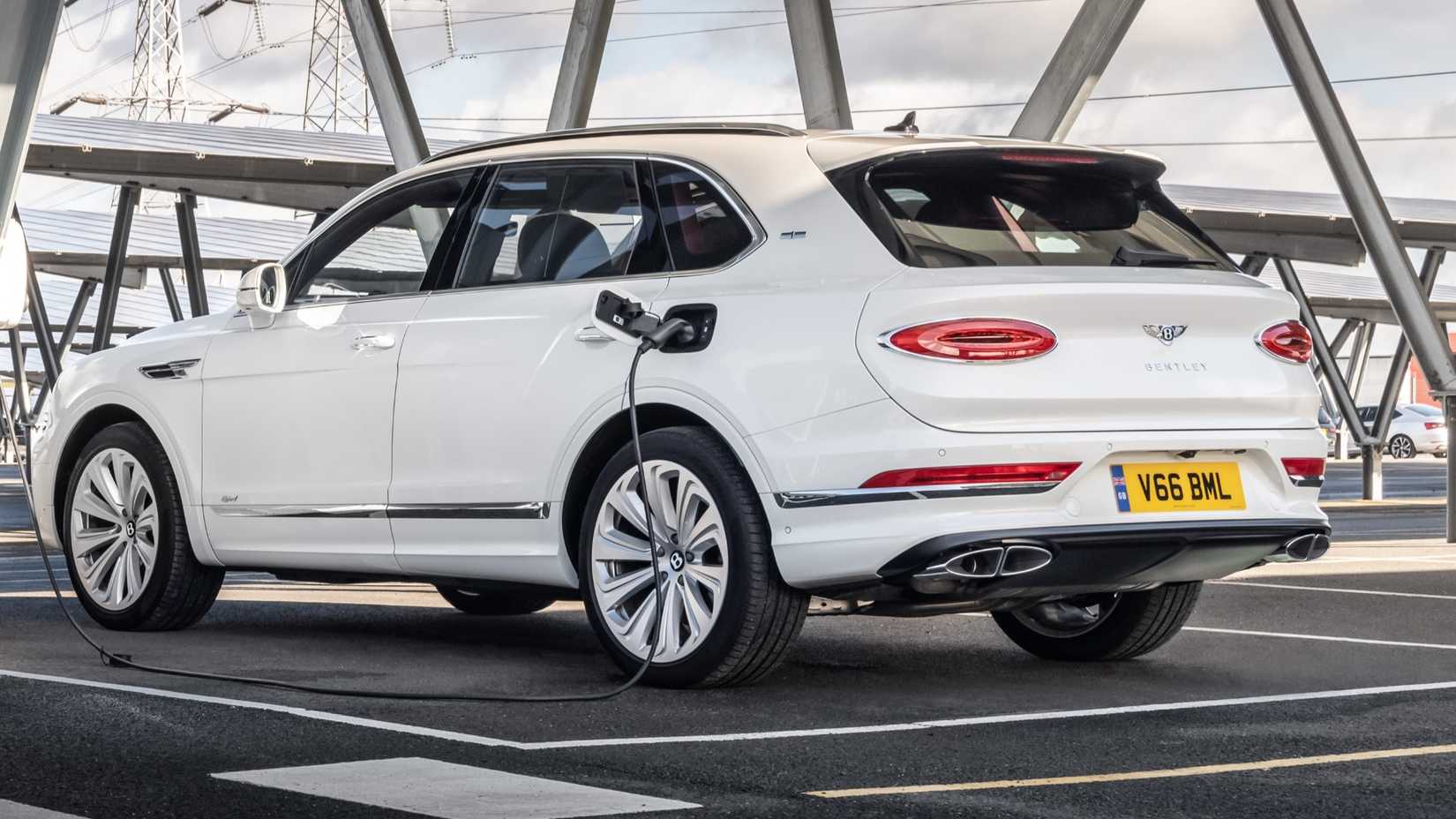 2025 Bentley Bentayga Plug-In Hybrid 